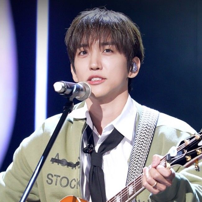 Behind-the-scenes cut of Lee Seungyoon