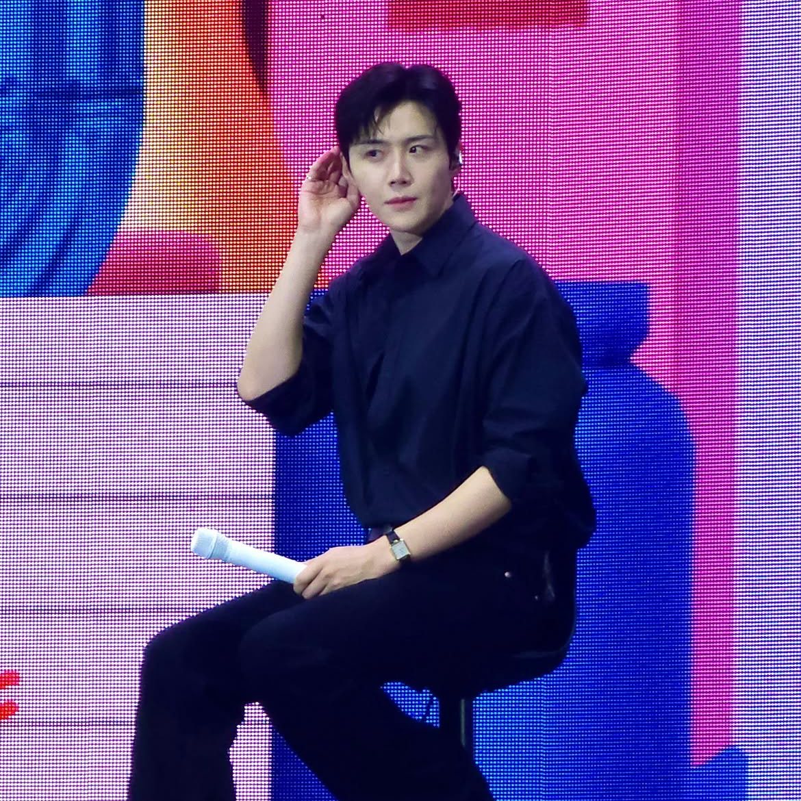 A moment captured by a fan of Kim Seonho