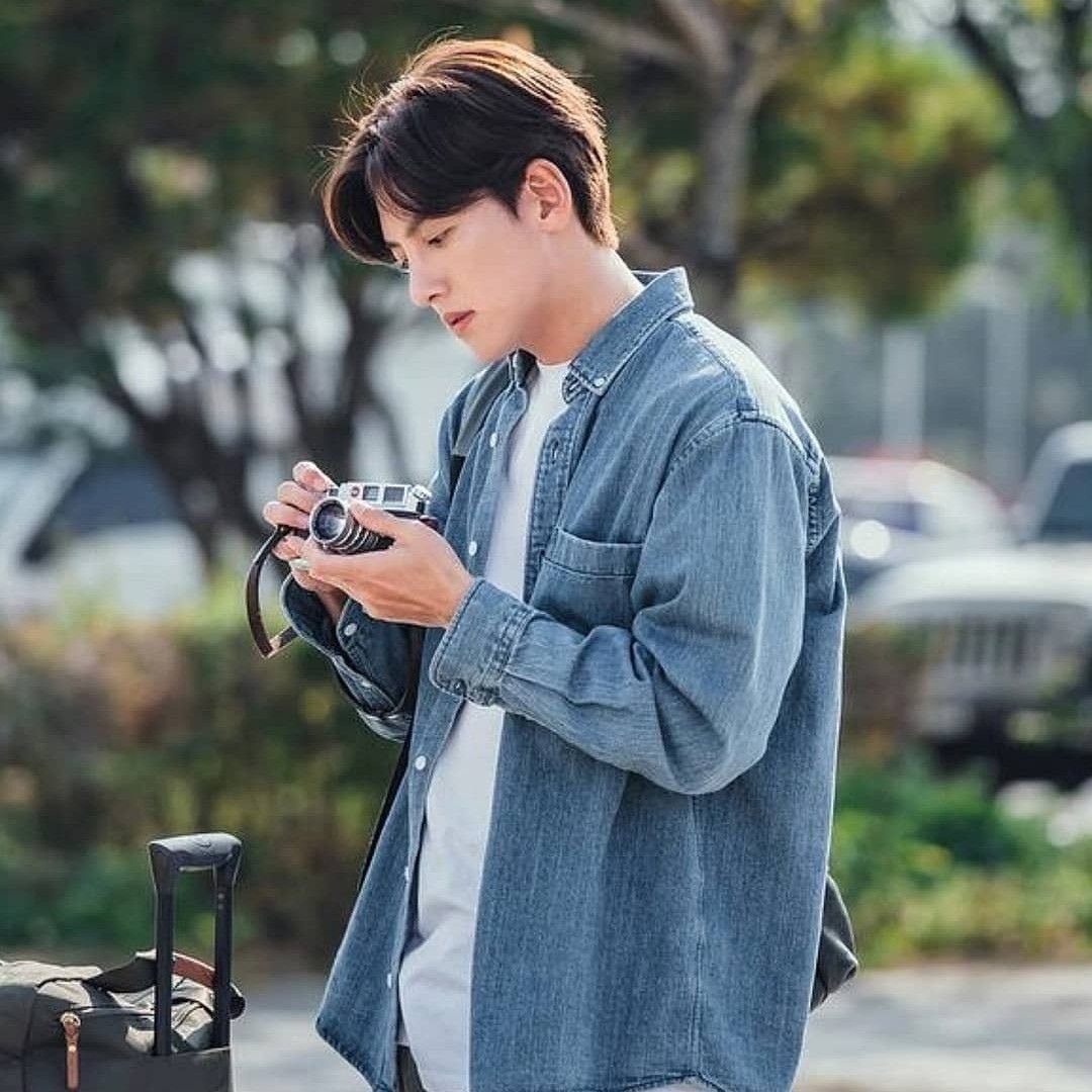 粉丝拍下的池昌旭瞬间