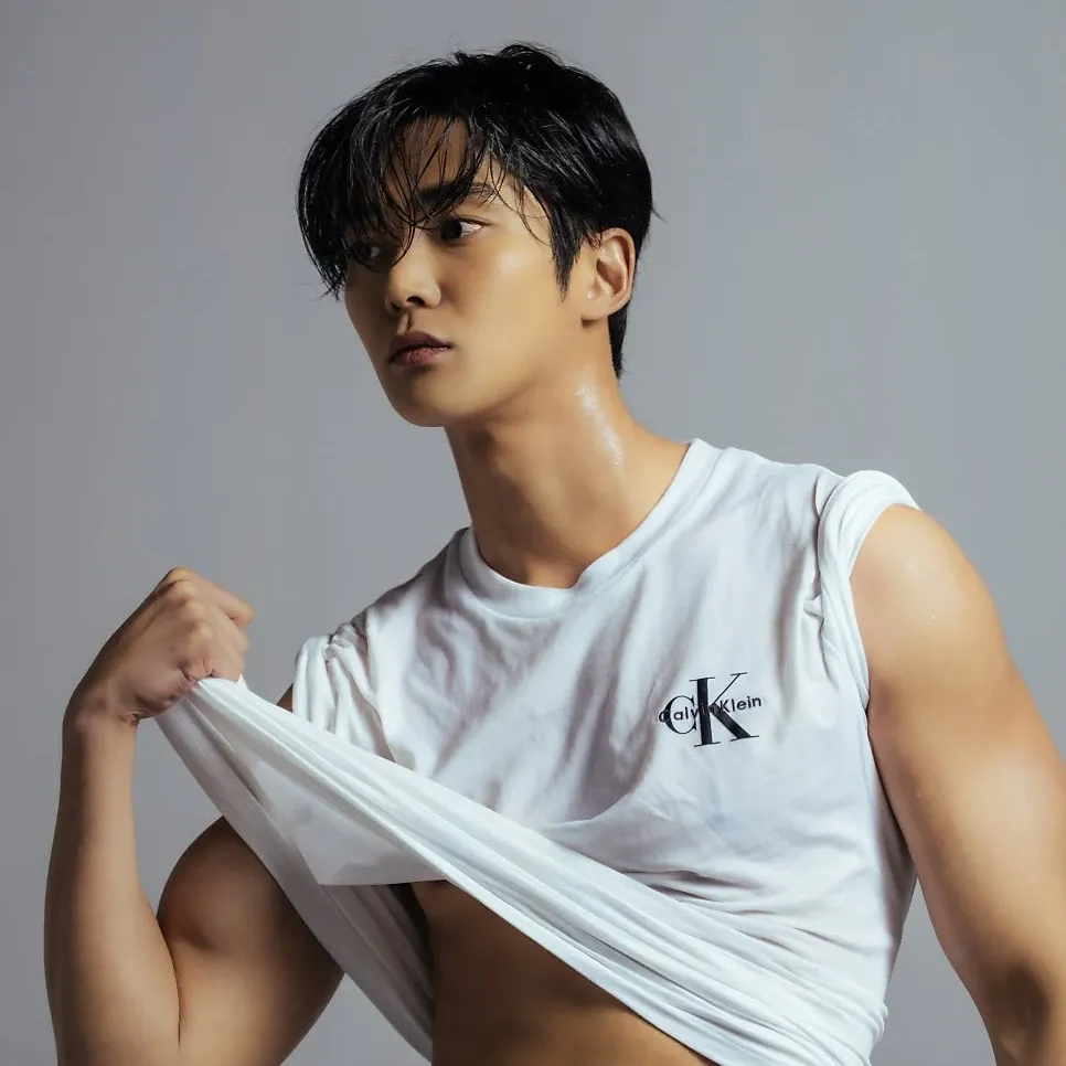 Cuplikan di balik layar dari Rowoon
