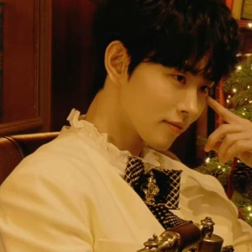 Lee Byeongchan的最新照片