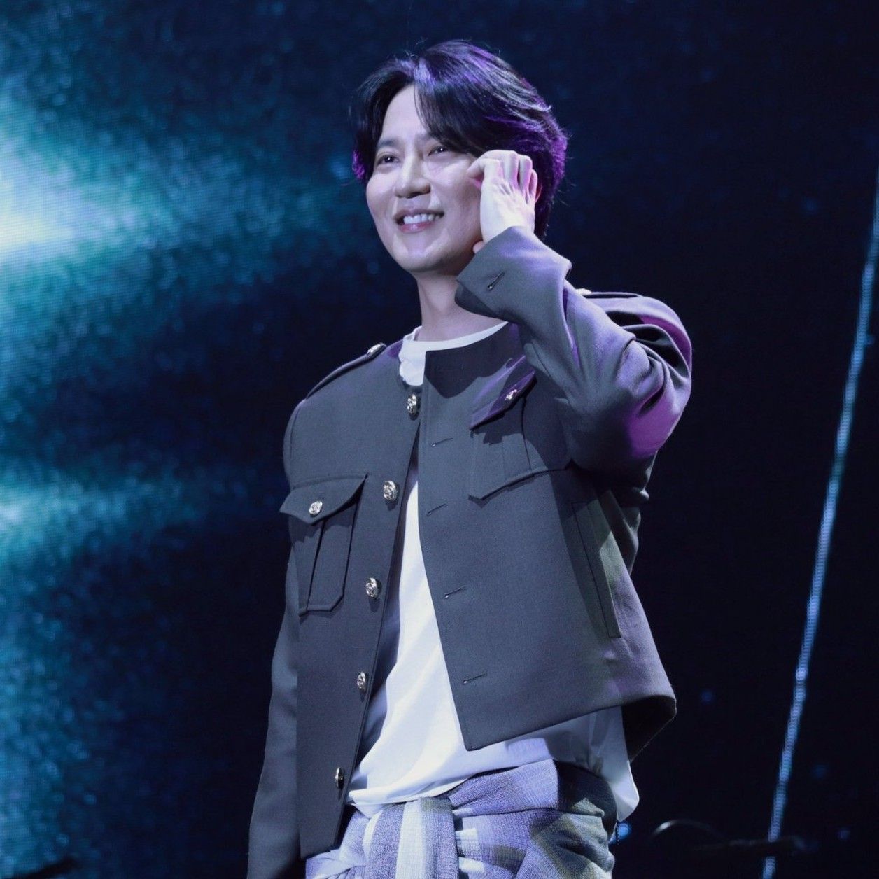 Behind-the-scenes cut of Kim Namgil