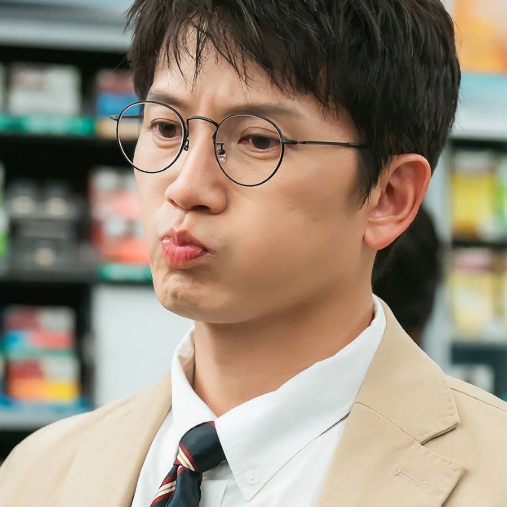 Recent activity shot of Ji Sung