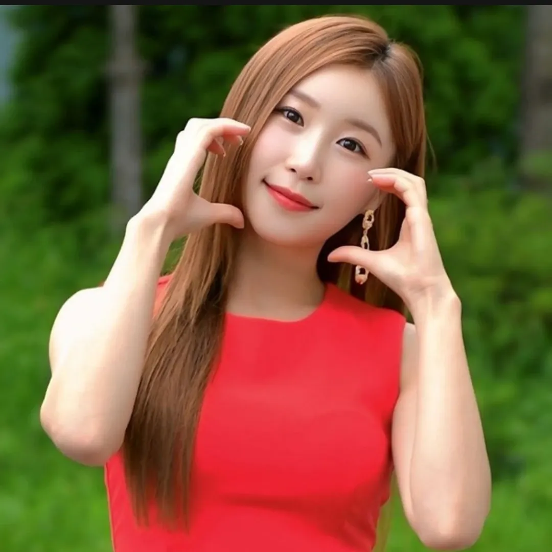 Recent activity shot of Lee Sona