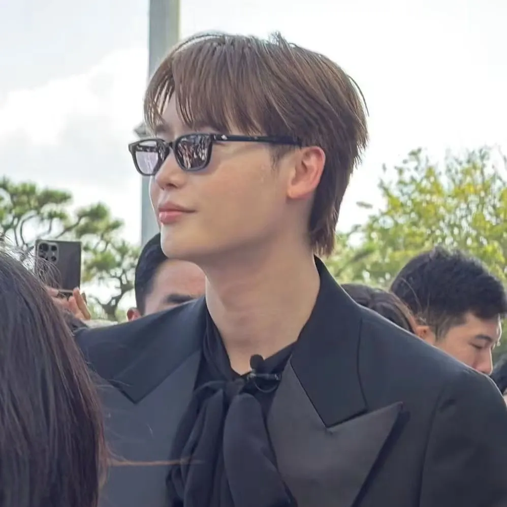 Latest photo of Lee Jongsuk