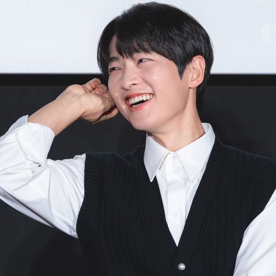 Foto kegiatan terbaru dari Song Joongki