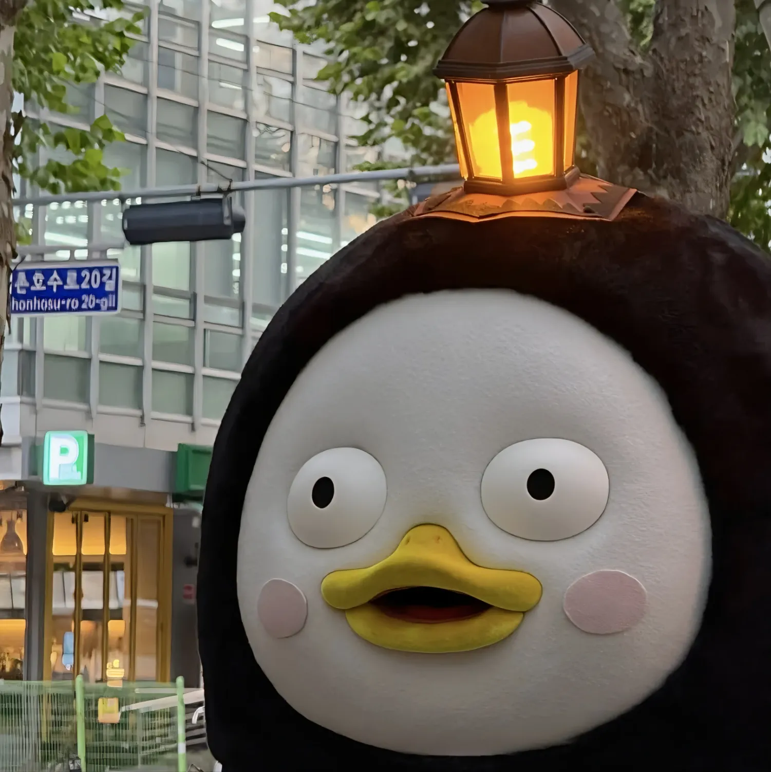 ペンスの最近の活動ショット