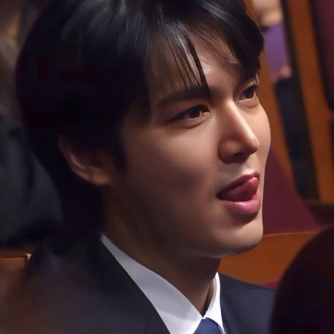 Behind-the-scenes cut of Lee Minho