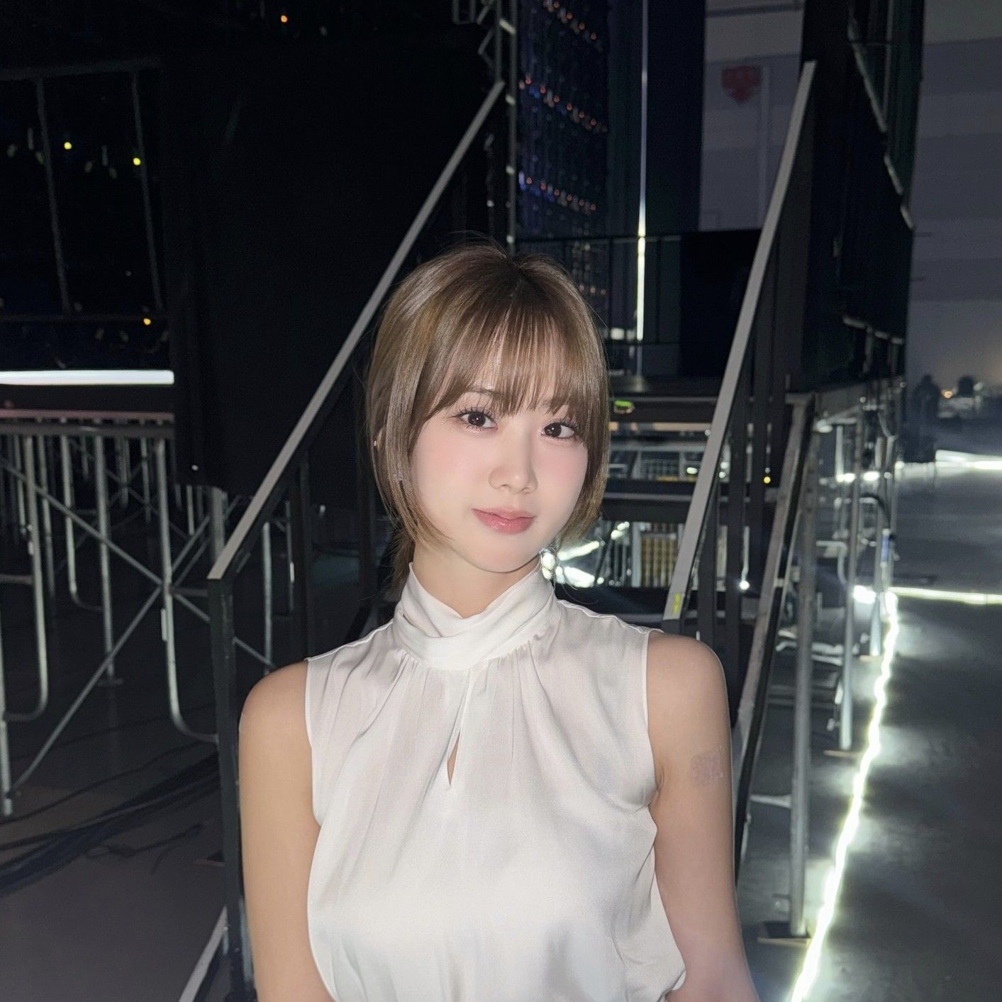 Behind-the-scenes cut of Kang Hyeyeon