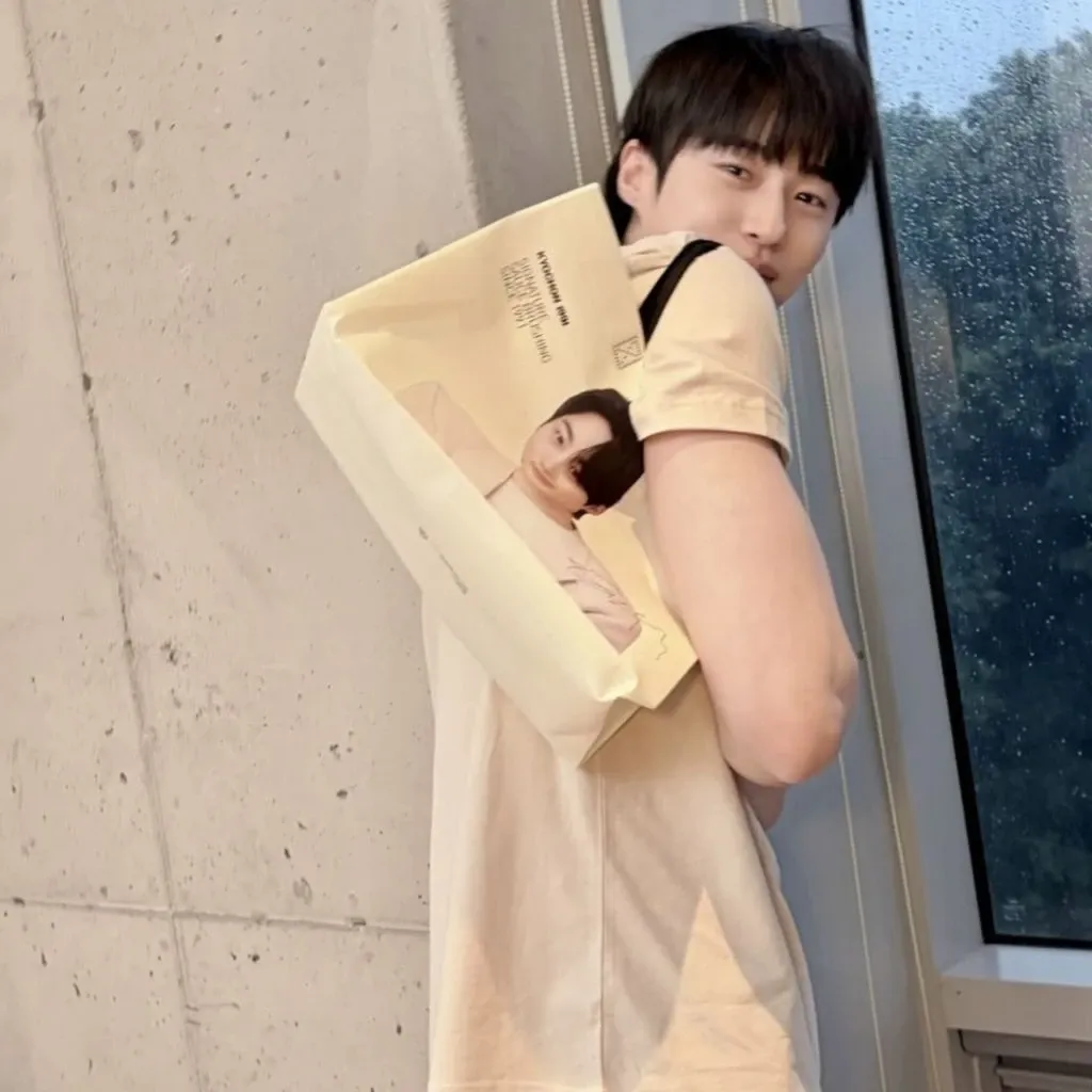 Latest photo of Byeon Wooseok