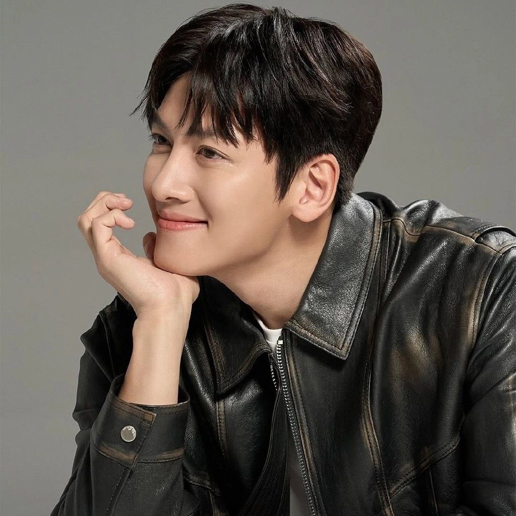 Behind-the-scenes cut of Ji Changwook