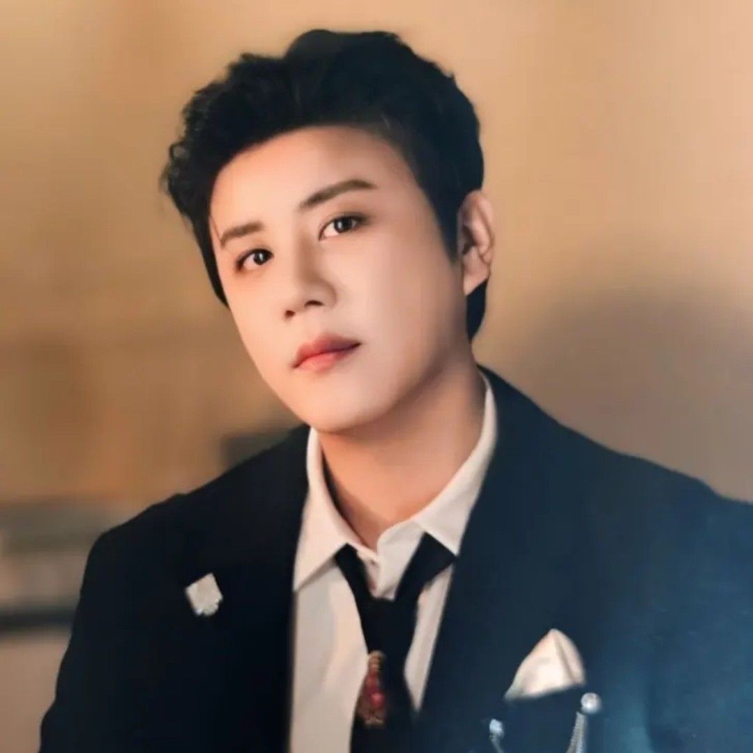 チン・ヘソンの最近の活動ショット