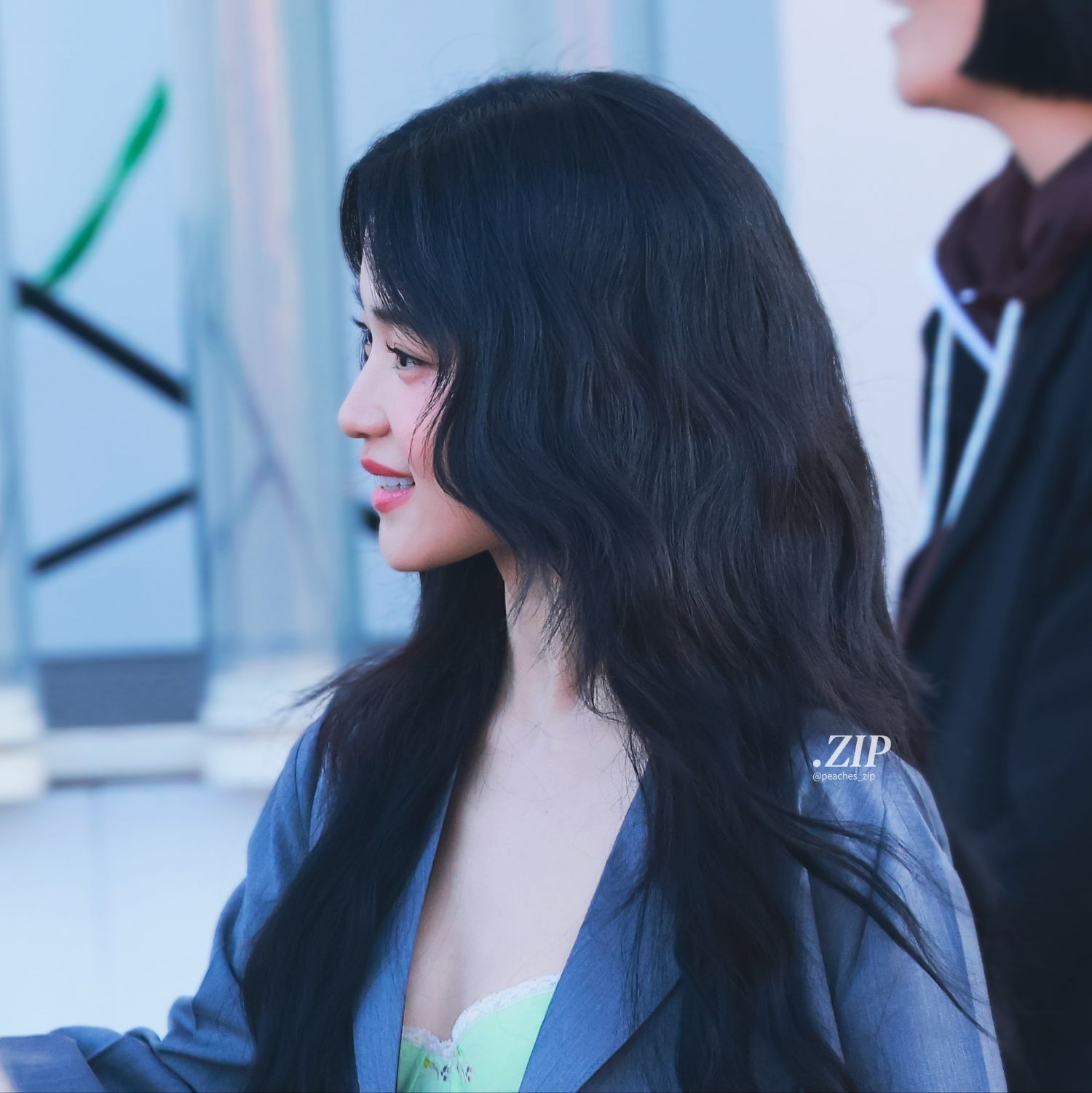Behind-the-scenes cut of Kim Taeri
