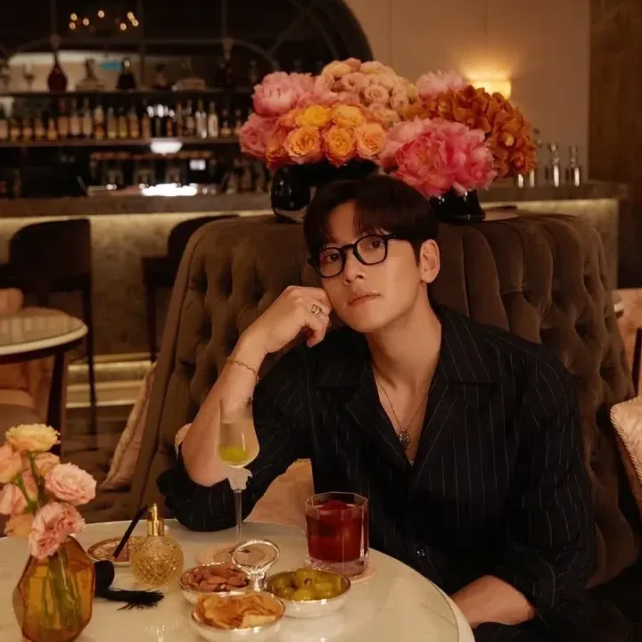 Behind-the-scenes cut of Ji Changwook