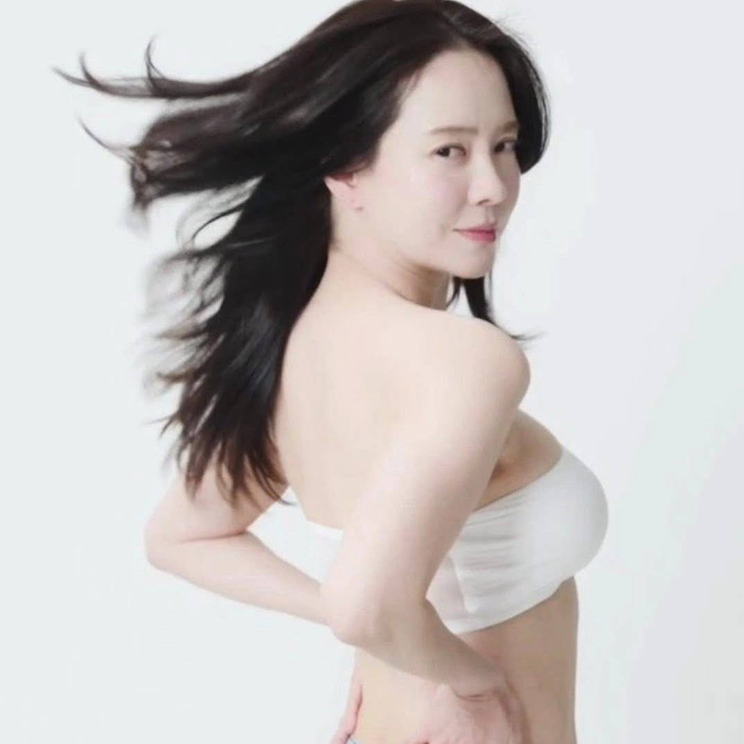 Cuplikan di balik layar dari Song Jihyo