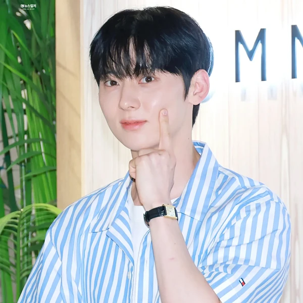 Representative photo of Hwang Minhyun showing their charm