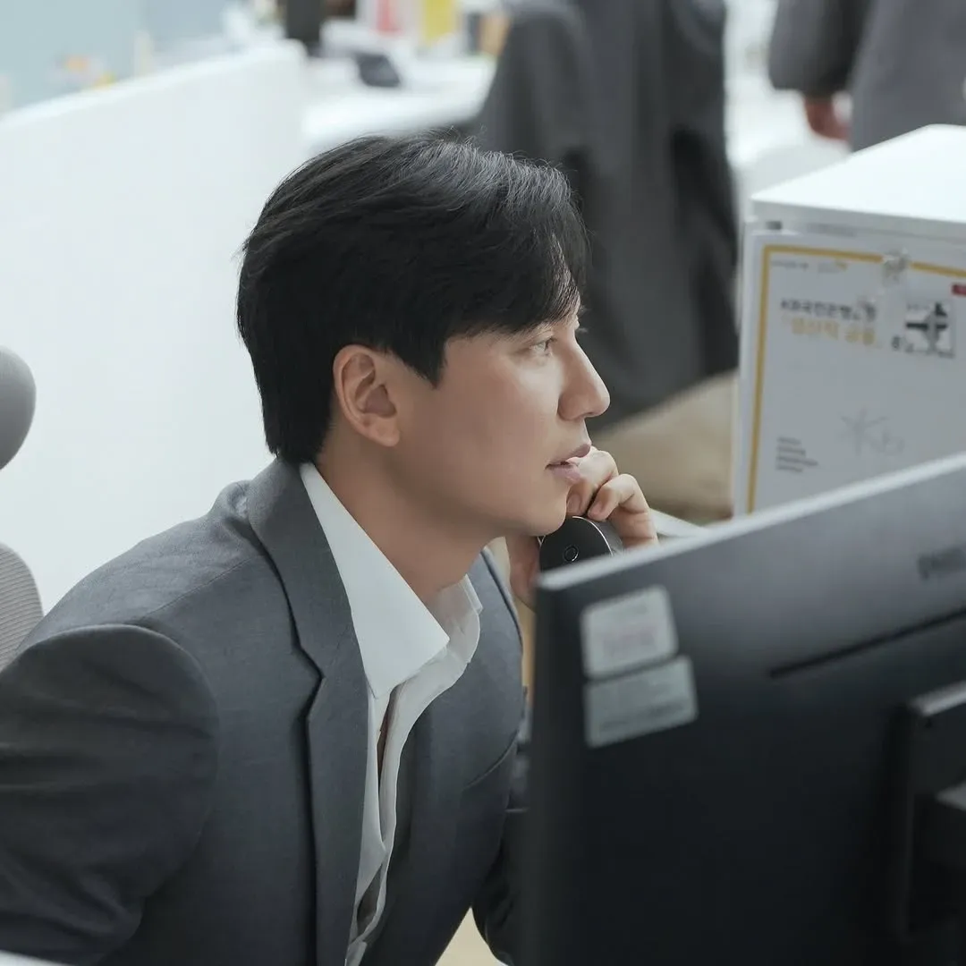 Behind-the-scenes cut of Kim Namgil