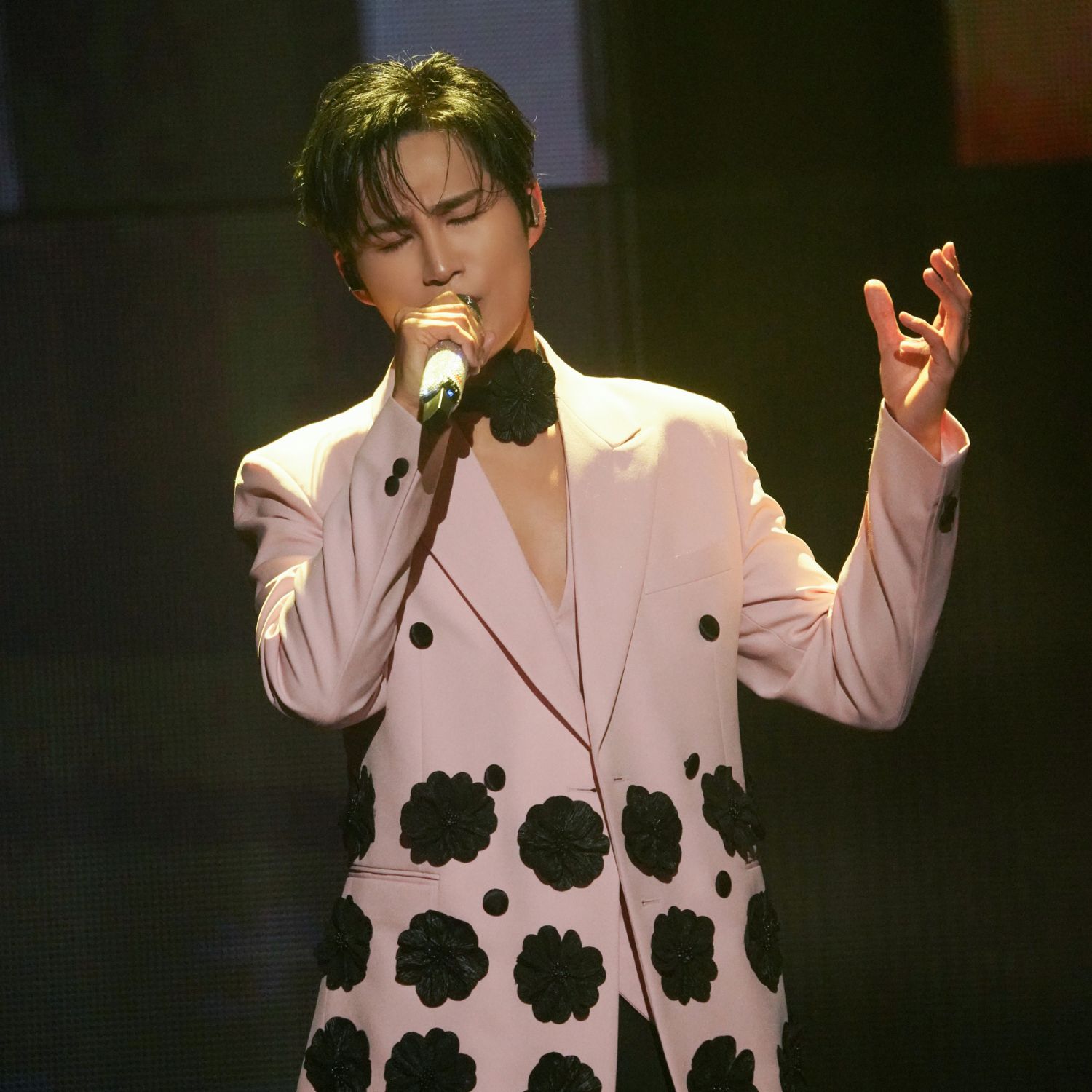 粉丝拍下的金熙栽瞬间