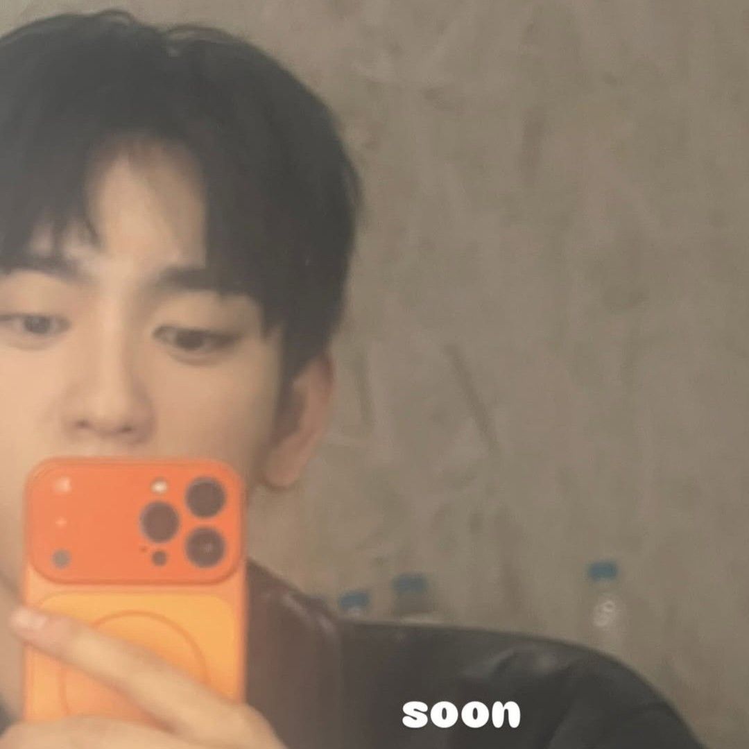 Behind-the-scenes cut of Park Jinyoung