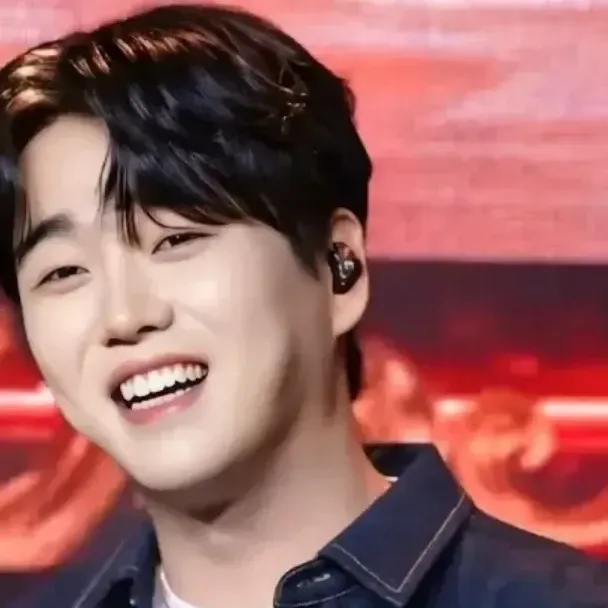 A moment captured by a fan of Hwang Youngwoong
