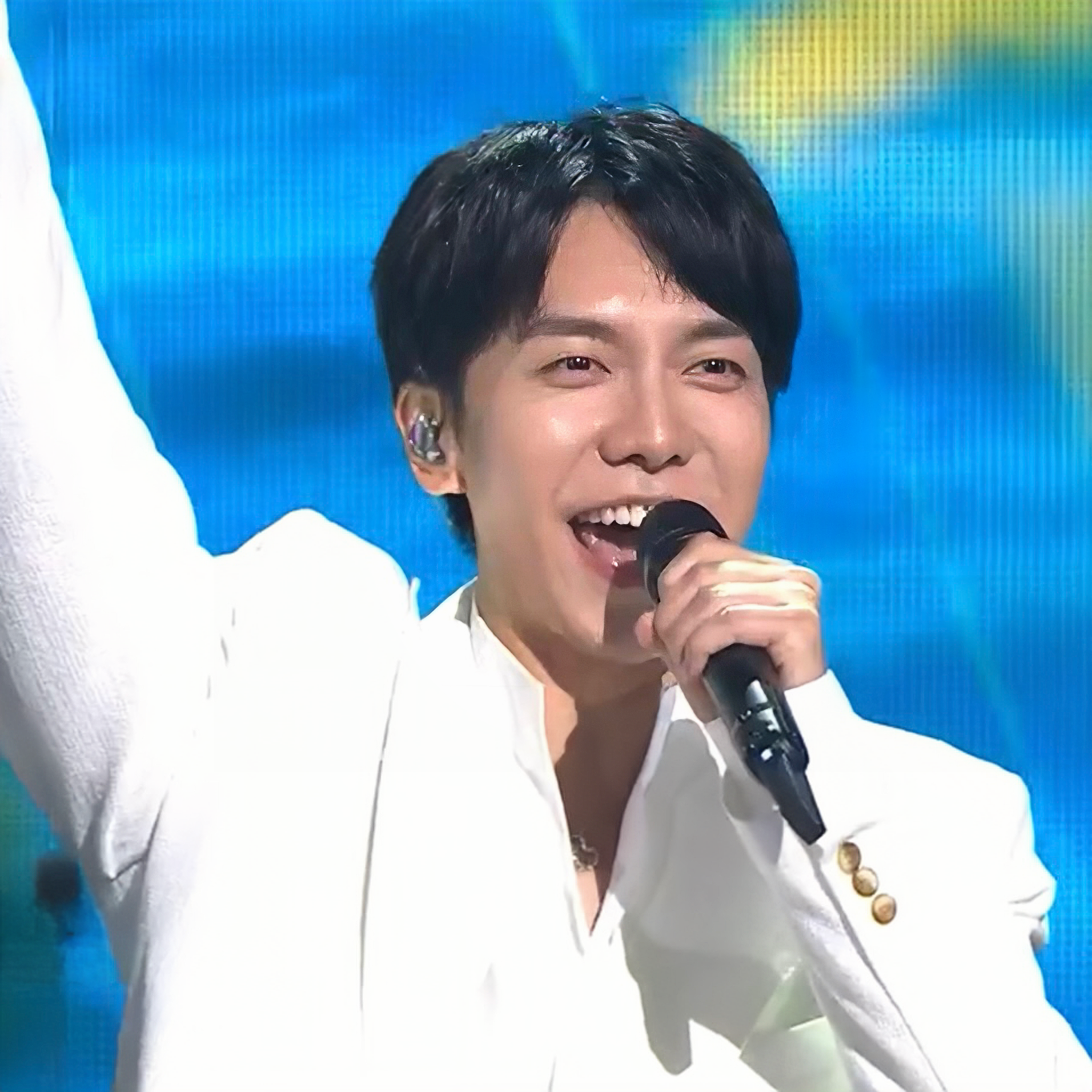 A moment captured by a fan of Lee Seunggi