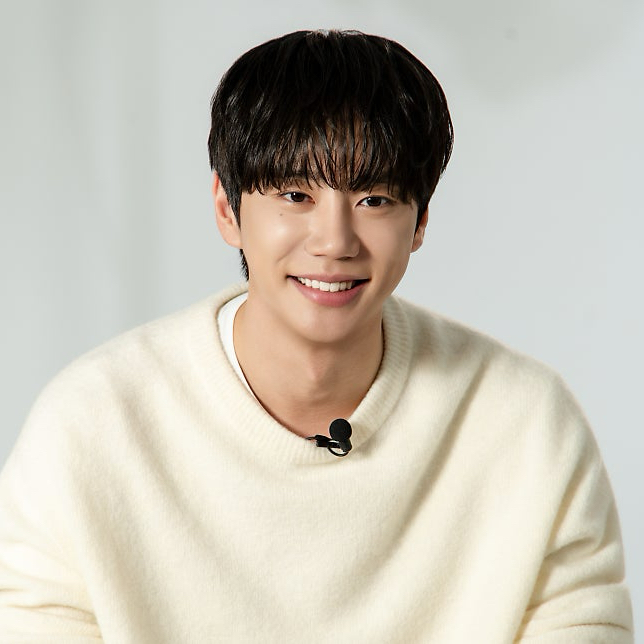 Recent activity shot of Lee Junyoung