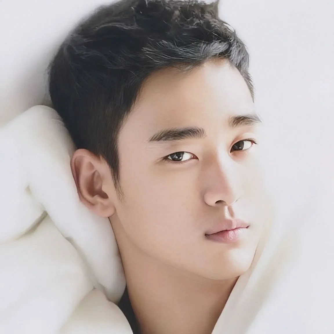 Recent activity shot of Kim Soohyun