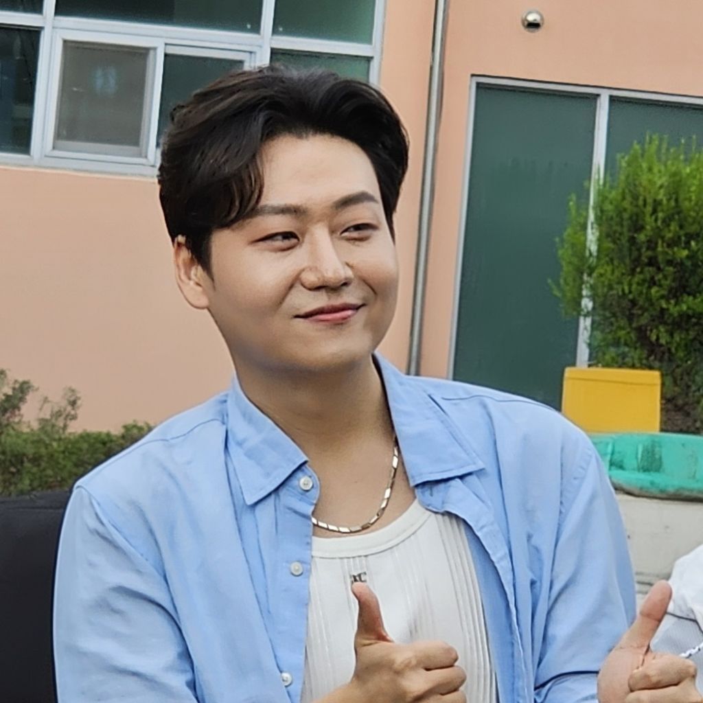 Behind-the-scenes cut of Min Soohyun