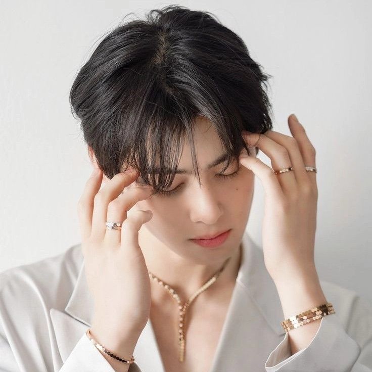 Recent activity shot of Cha Eunwoo