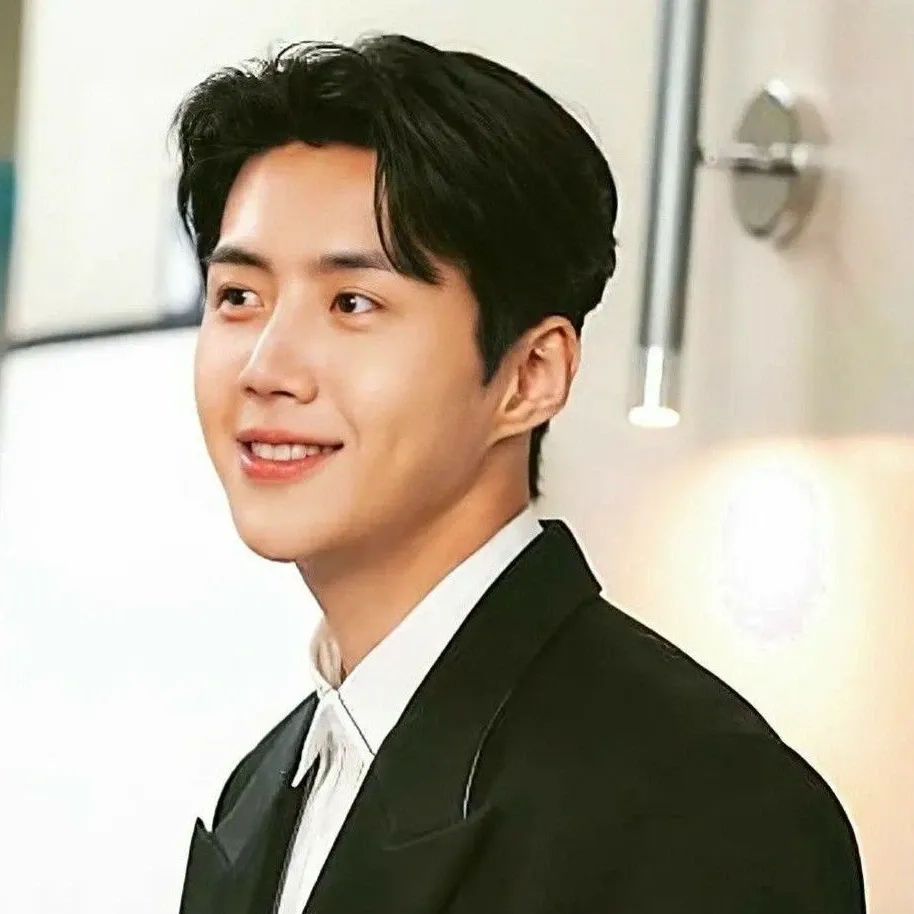 Foto kegiatan terbaru dari Kim Seonho