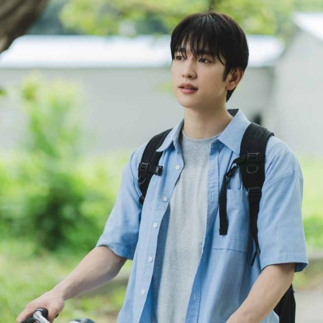 Recent activity shot of Park Jinyoung