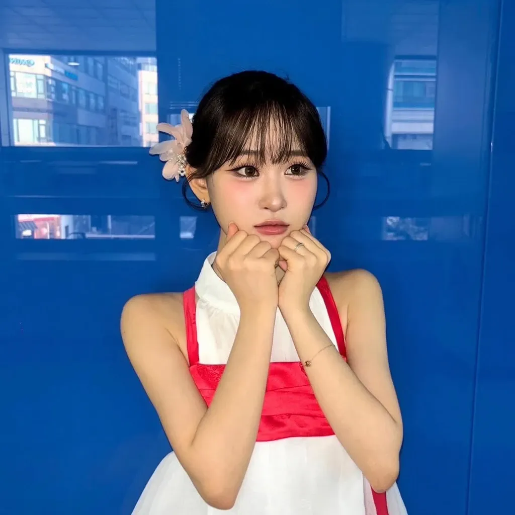 김다현의 비하인드 컷