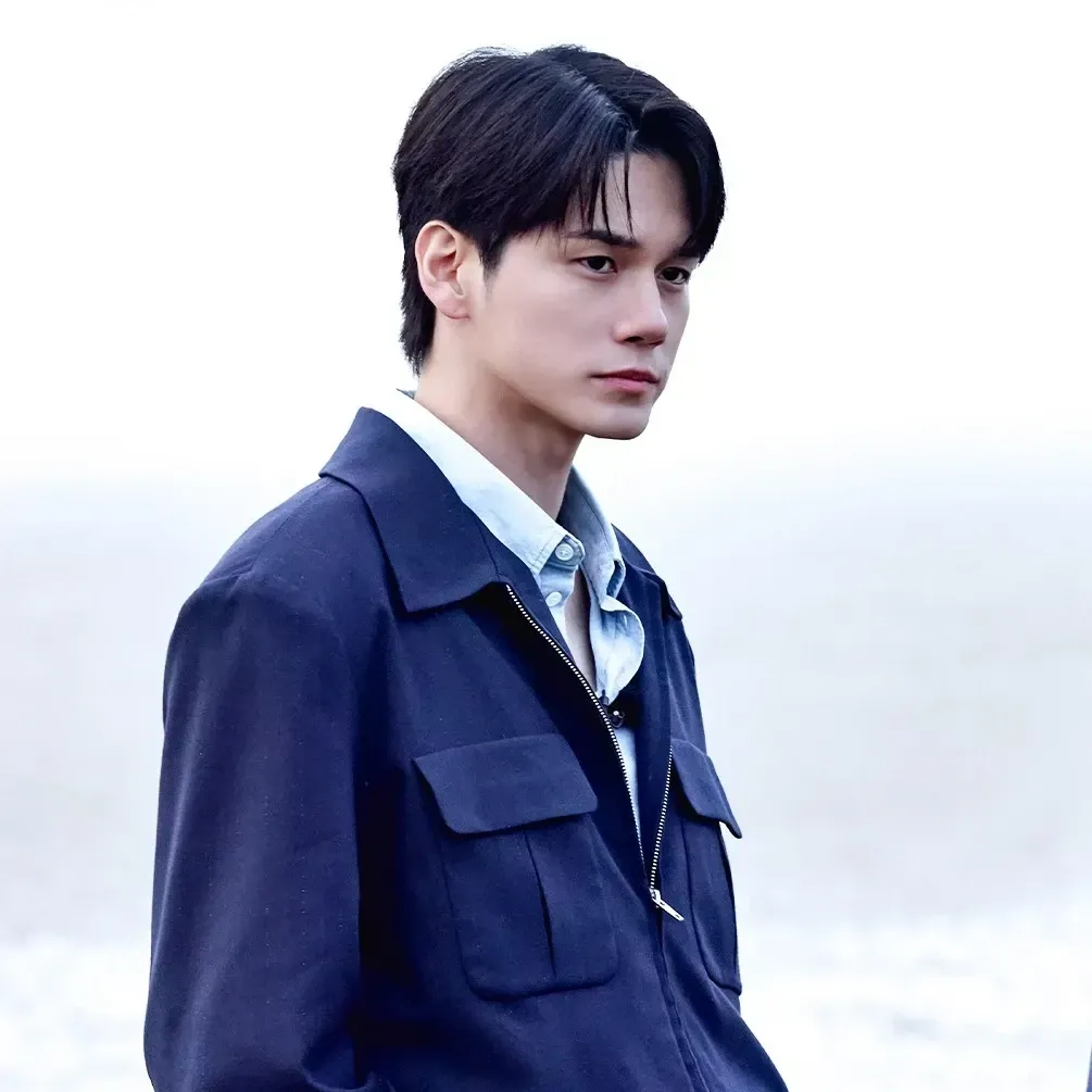 Foto terbaru dari Ong Seongwu