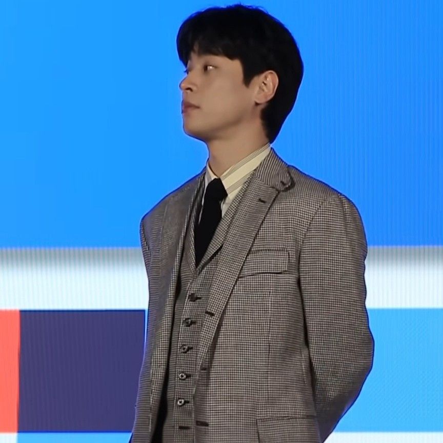 Recent activity shot of Park Jeongmin