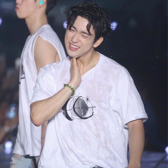 Behind-the-scenes cut of Park Jinyoung