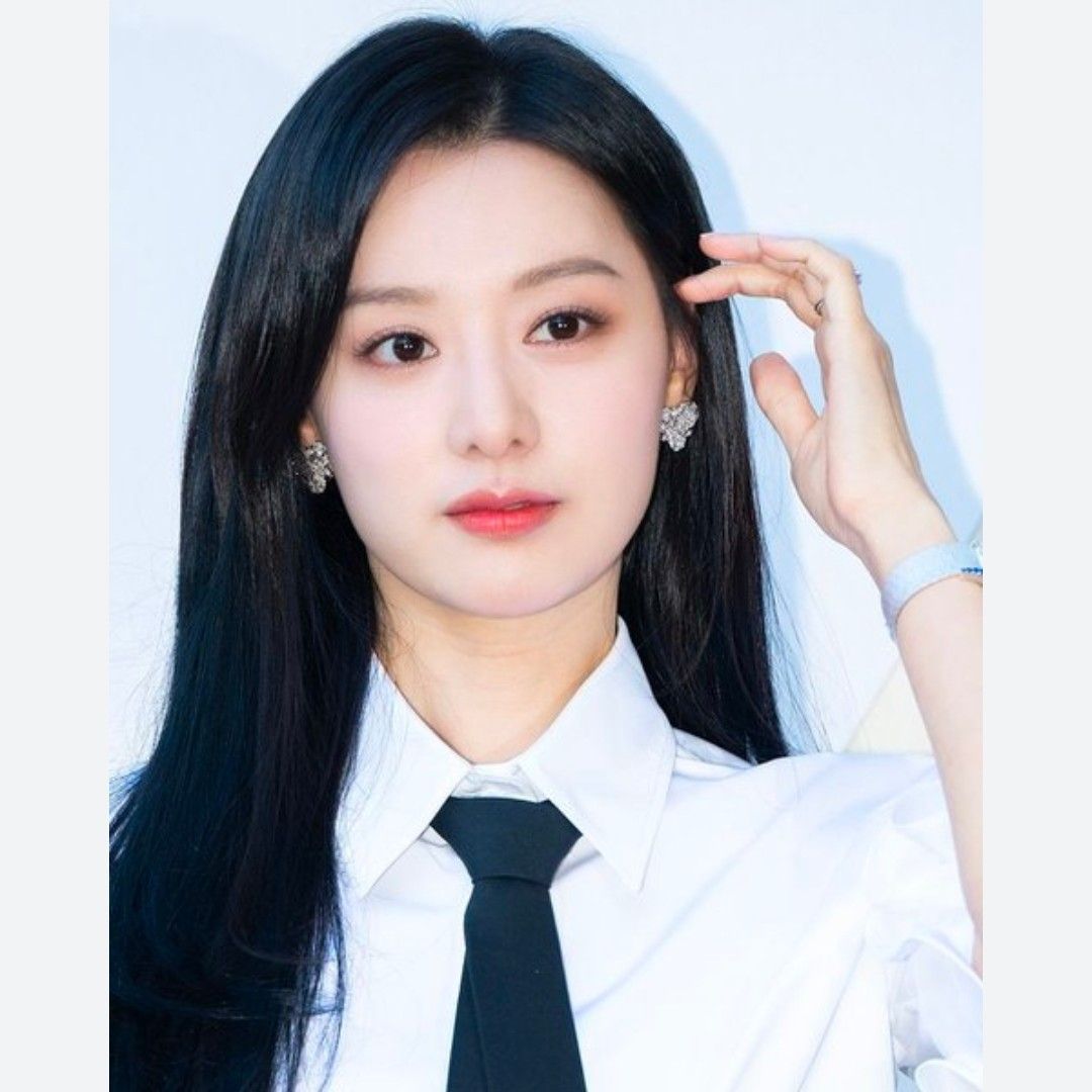 Recent activity shot of Kim Jiwon