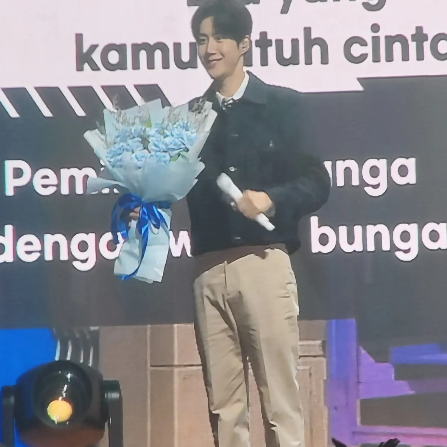 Behind-the-scenes cut of Kim Seonho