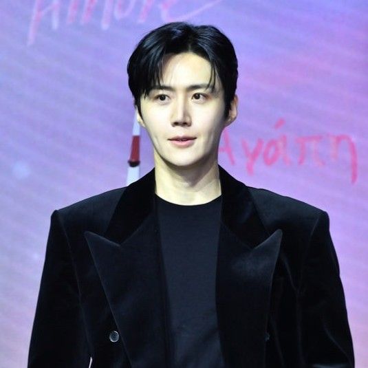 Behind-the-scenes cut of Kim Seonho