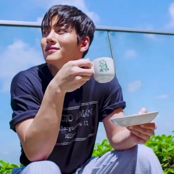 Behind-the-scenes cut of Ji Changwook