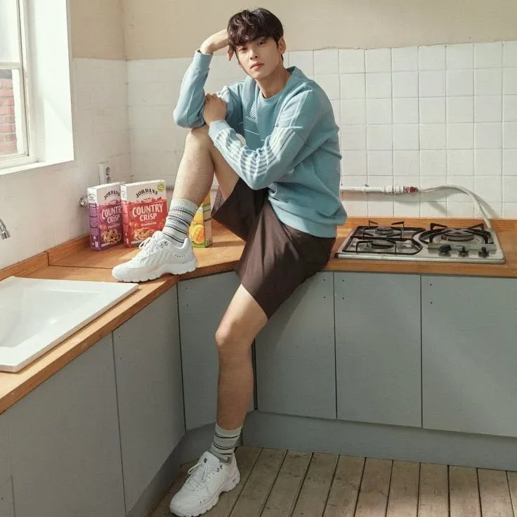 Recent activity shot of Cha Eunwoo