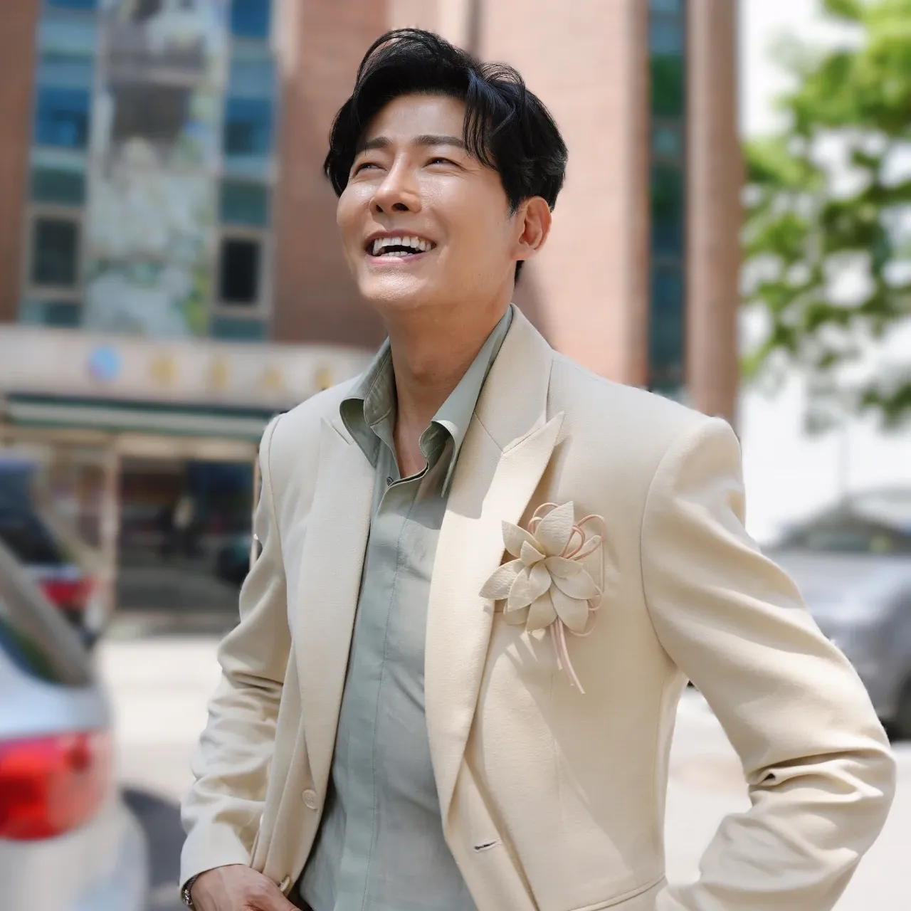 Behind-the-scenes cut of Kim Yongpil