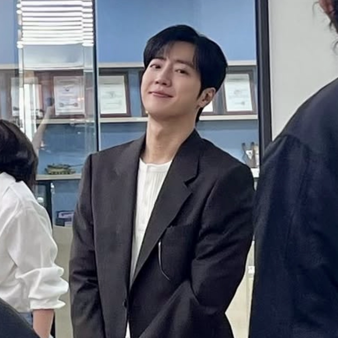 Recent activity shot of Lee Sangyeob