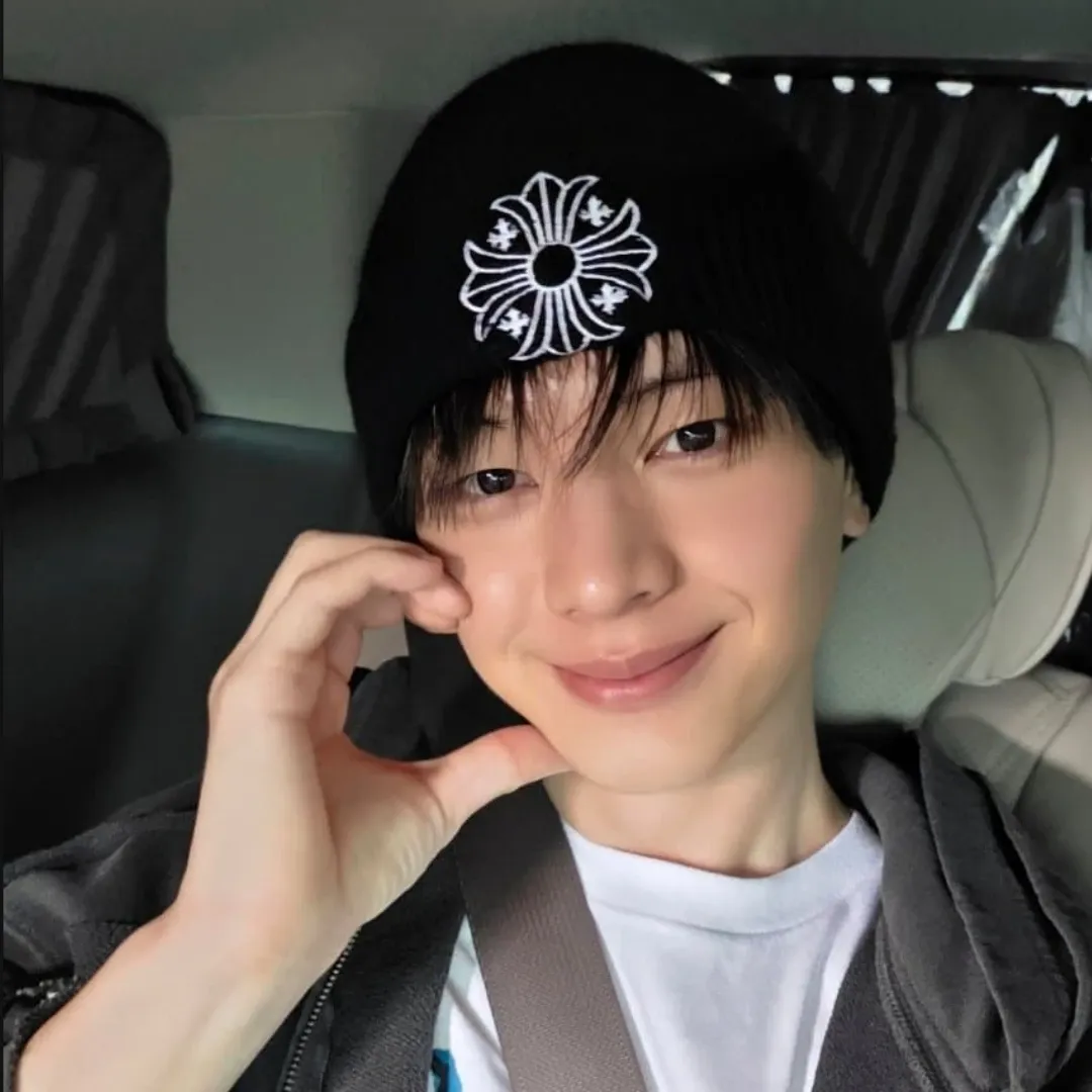 Latest photo of Yook Sungjae