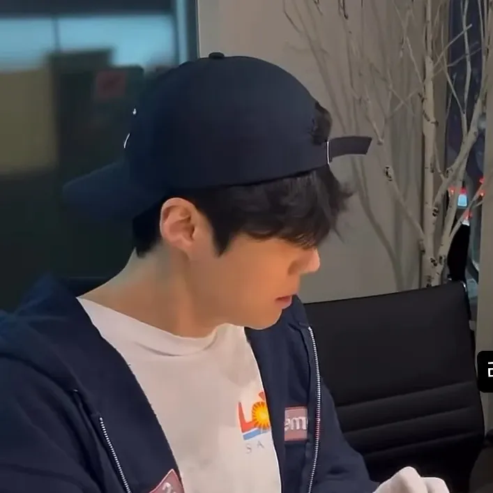 Recent activity shot of Kim Seonho