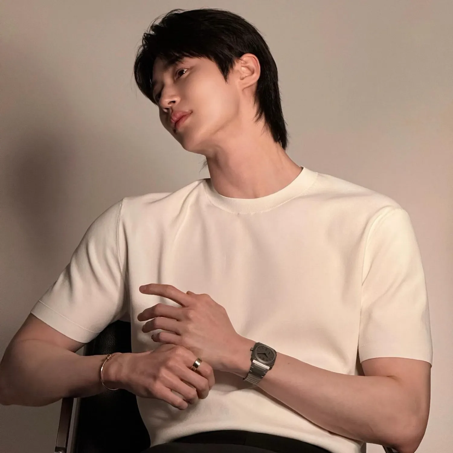 Behind-the-scenes cut of Byeon Wooseok