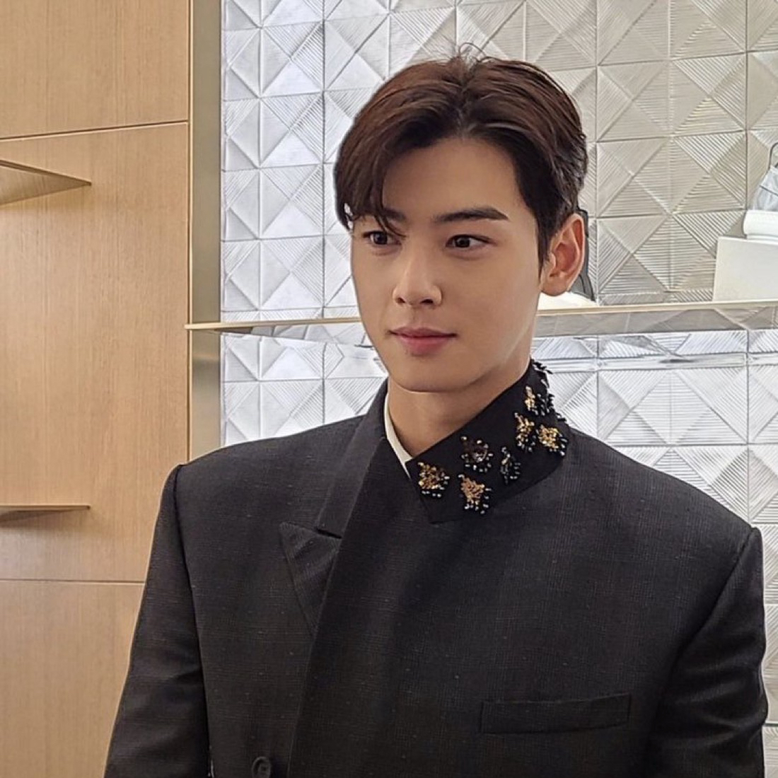 Recent activity shot of Cha Eunwoo