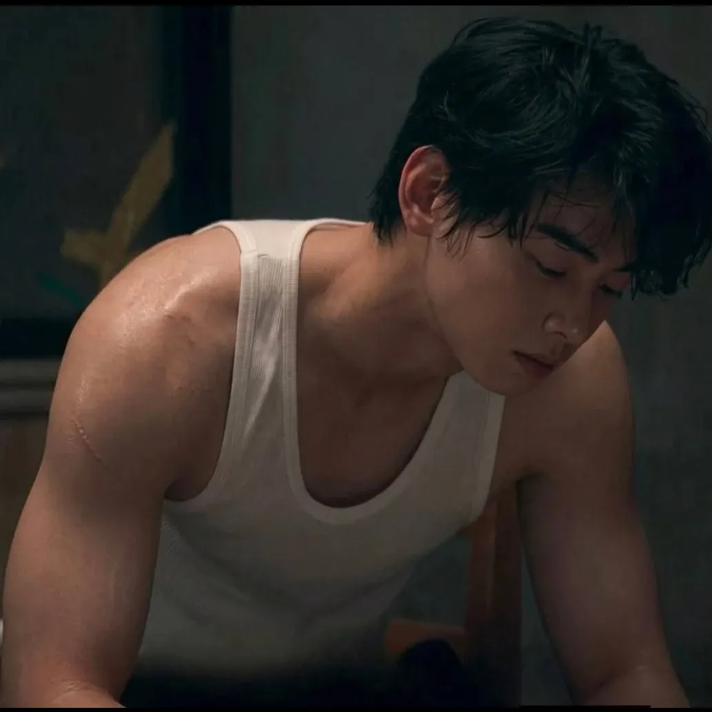 Latest photo of Cha Eunwoo