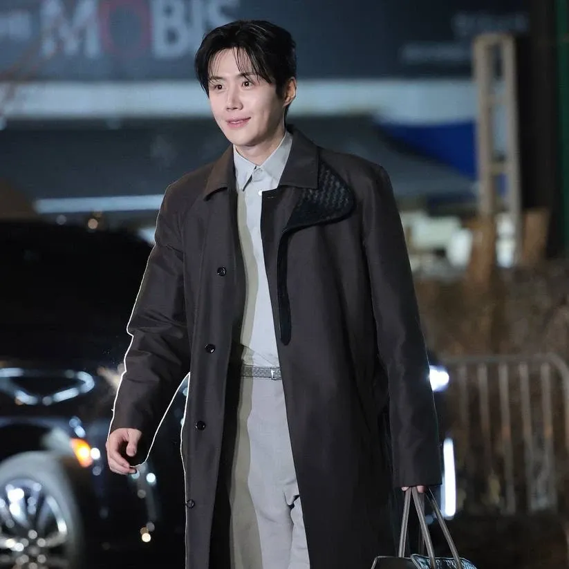 Behind-the-scenes cut of Kim Seonho