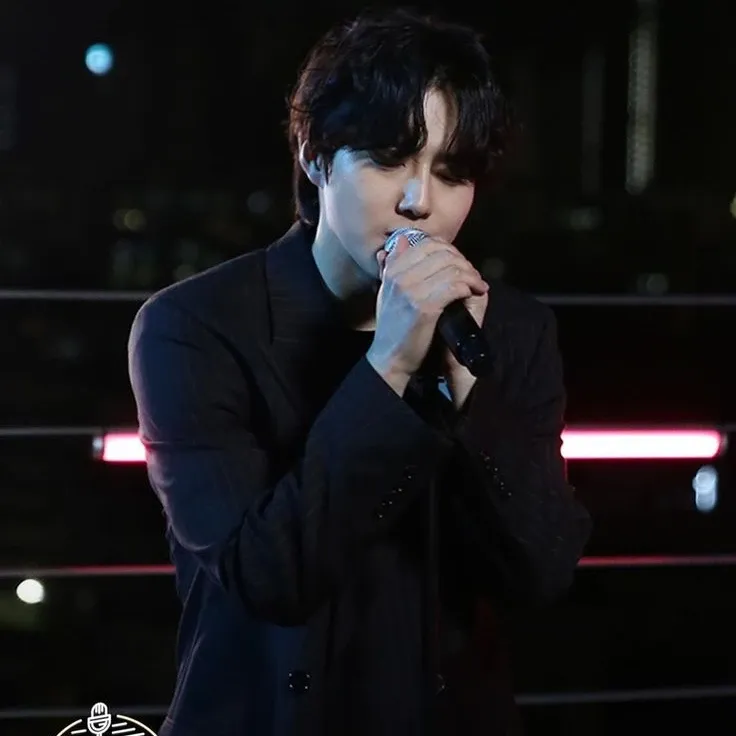 Recent activity shot of Suho