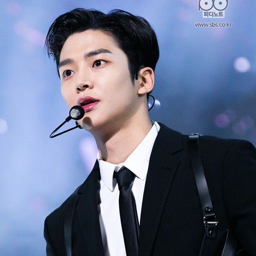 로운의 최신 사진